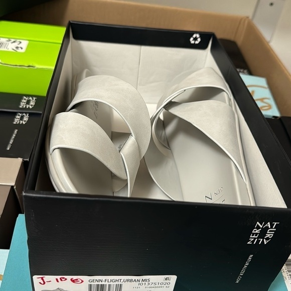 NATURALIZER Gen N-Flight Slide Sandals - Picture 2 of 7